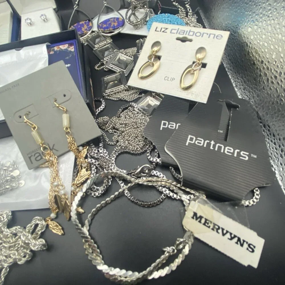 Lot 18 NWT NOS Earrings Necklace Liz Claiborne Paparazzi Mervyns Nordstrom Rack - Picture 4 of 7
